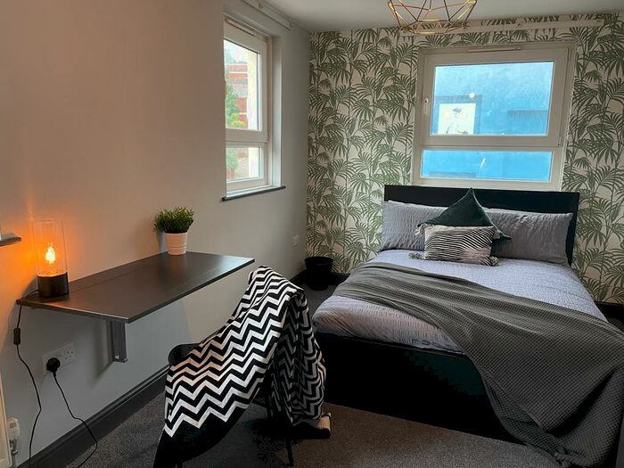 1 Bedroom House Of Multiple Occupation To Rent In Bartholomew Street West, Exeter, Devon, EX4