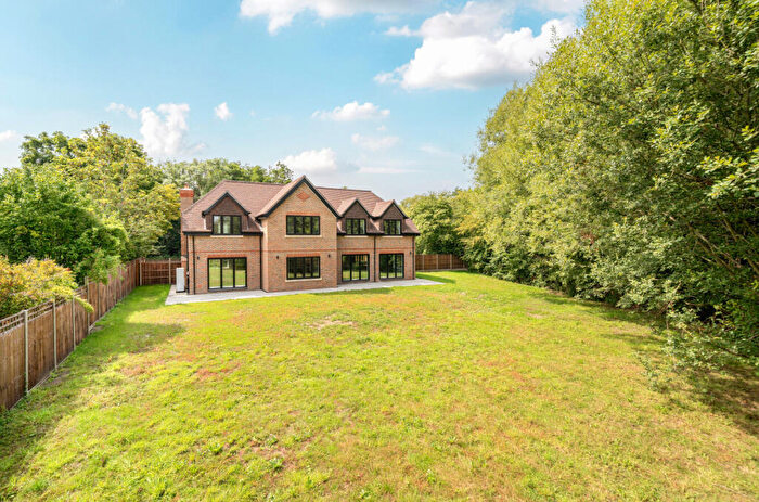 5 Bedroom Detached House For Sale In Guildford Road, Mayford, Woking, Surrey, GU22