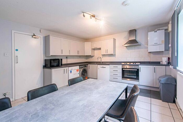 6 Bedroom End Of Terrace House To Rent In Gadd Street, Nottingham, NG7