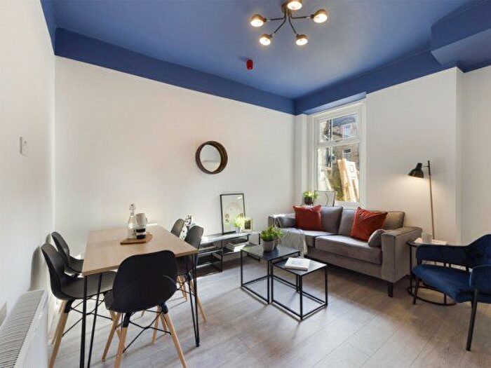 6 Bedroom Semi-Detached House To Rent In Milking Stile Lane, Lancaster, Lancashire, LA1