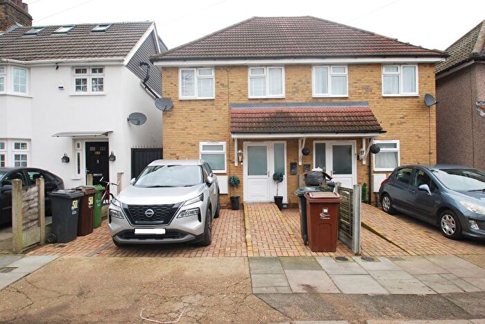 2 Bedroom Semi-Detached House To Rent In Meadow Road, Barking, IG11