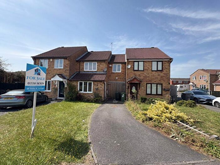 3 Bedroom Town House For Sale In Cedar Drive, Ibstock, LE67