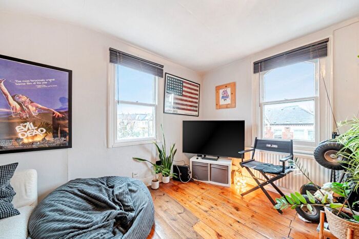 1 Bedroom Property To Rent In Honeywell Road, Battersea, London, SW11