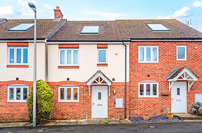 3 Bedroom Terraced House For Sale In Hop Gardens, Kintbury, Hungerford, RG17