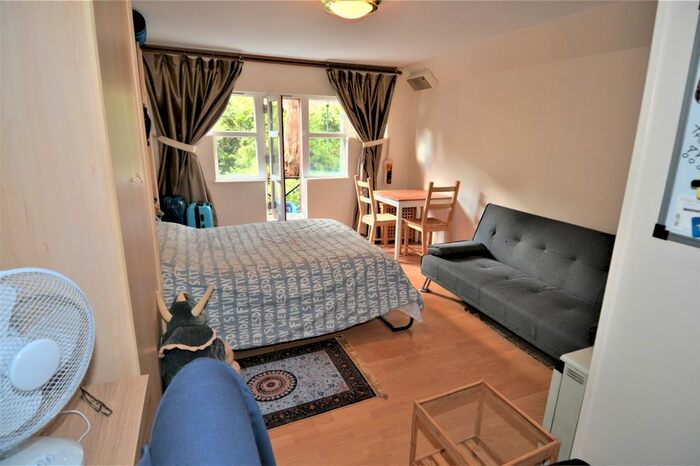 Studio To Rent In Moreton Street, London, SW1V