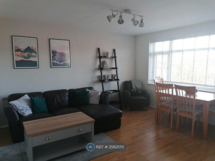 2 Bedroom Flat To Rent In Leam Terrace, Leamington Spa, CV31