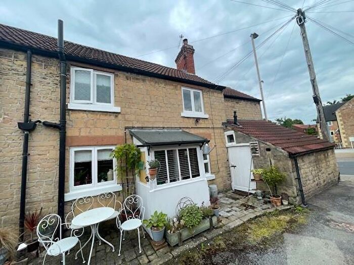 2 Bedroom Cottage For Sale In High Street, Mansfield Woodhouse, NG19