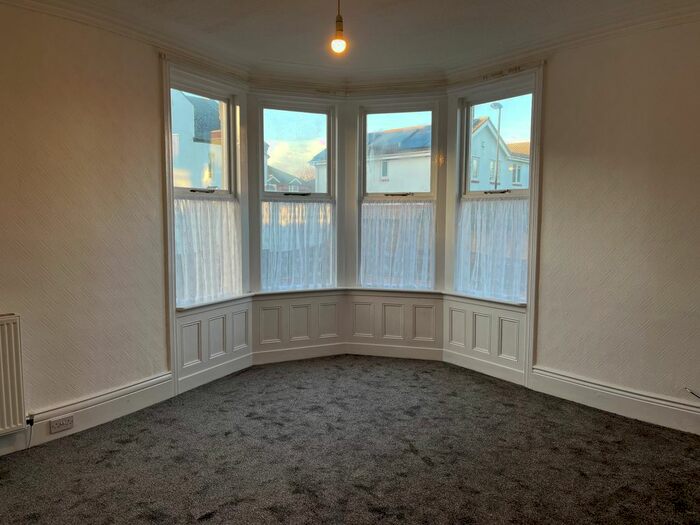 1 Bedroom Flat To Rent In Military Road, North Shields, Tyne And Wear NE30