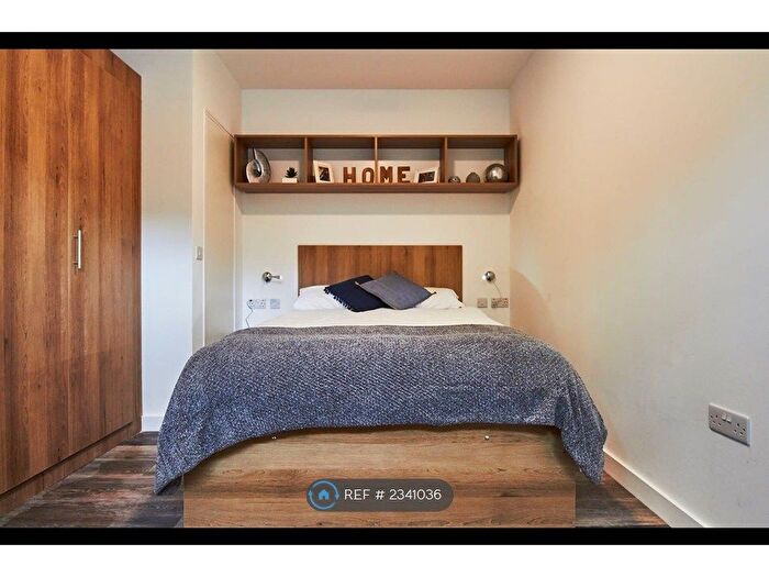 Studio To Rent In City Road, Cardiff, CF24