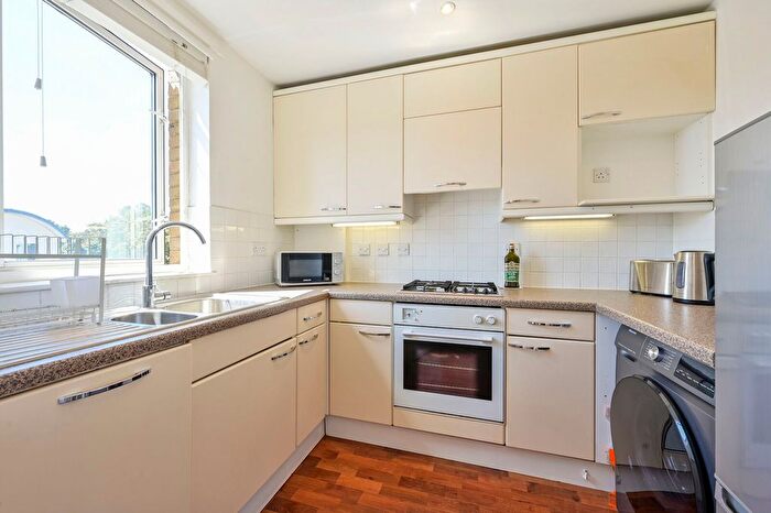 Studio To Rent In Point Pleasant, Putney, London, SW18