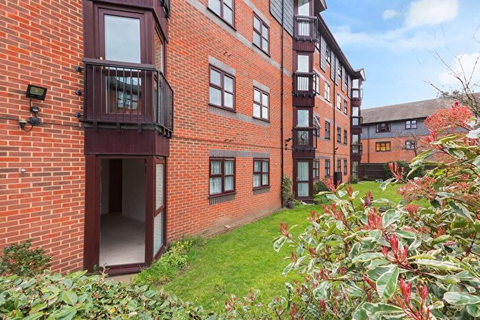 2 Bedroom Property For Sale In Woodville Grove, Welling, DA16