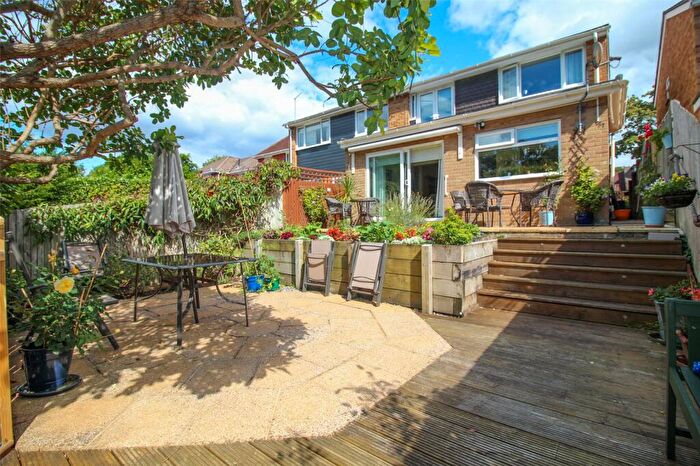 3 Bedroom Semi-Detached House For Sale In Waverley Avenue, Netley Abbey, Southampton, Hampshire, SO31