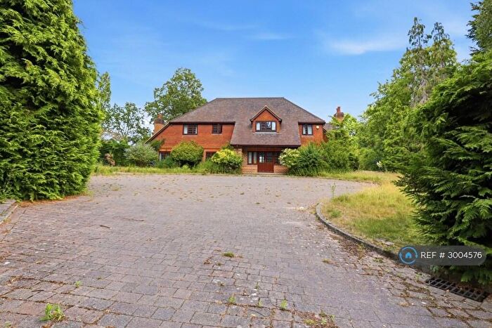 6 Bedroom Detached House To Rent In Woodhill, Woking, GU23