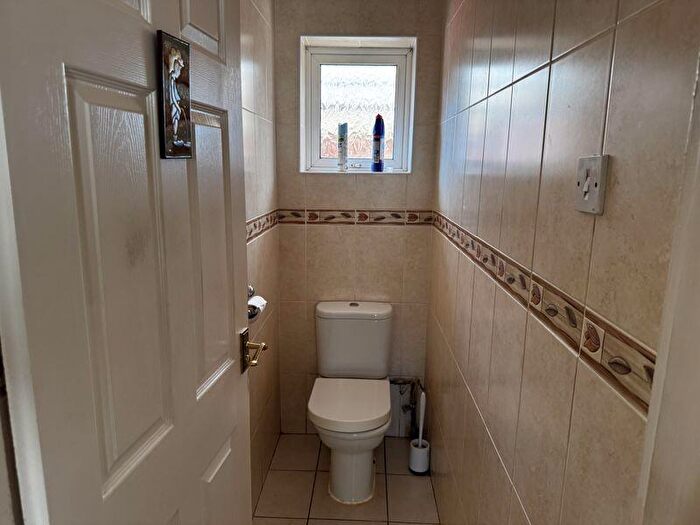 2 Bedroom Bungalow For Sale In Griceson Close, Newark, NG22