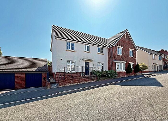 3 Bedroom Semi-Detached House For Sale In Bryn Celyn, Llanharry, Pontyclun, Rhondda Cynon Taff., CF72