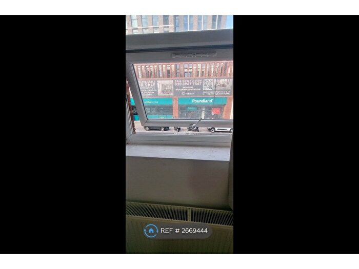 Studio To Rent In High Road, Woodgreen, N22
