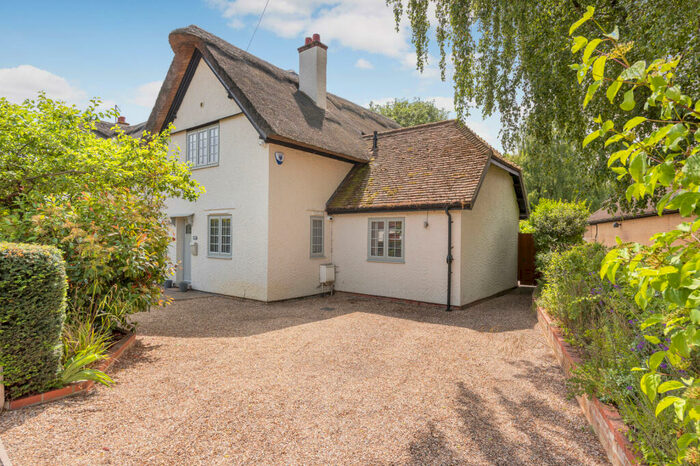 4 Bedroom Semi-Detached House For Sale In High Street, Hemingford Abbots, Huntingdon, Cambridgeshire, PE28