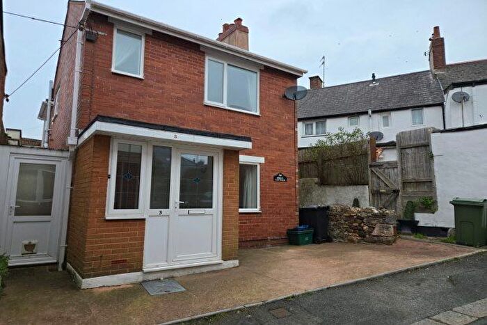 2 Bedroom Property To Rent In Queen Lane, Dawlish, EX7