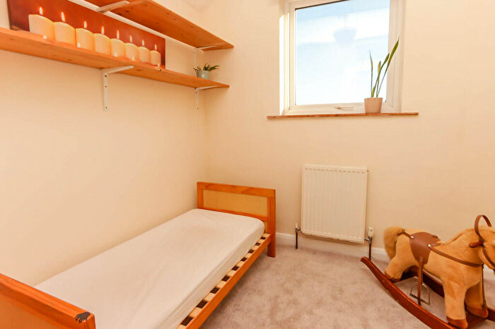 3 Bedroom Terraced House For Sale In Mill Road, Wellingborough, NN8