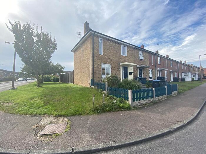 2 Bedroom House To Rent In Hollyfield, Harlow, CM19