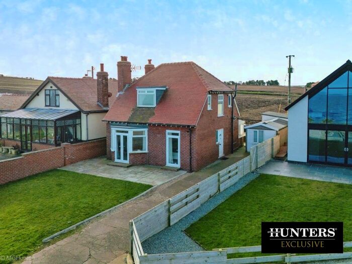4 Bedroom Detached House For Sale In Floraville, Killerby Cliff, Cayton Bay, Scarborough, YO11