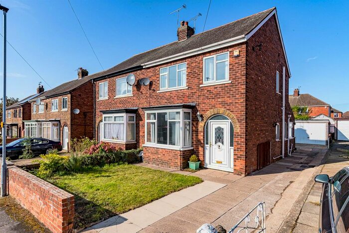 3 Bedroom Semi-Detached House To Rent In Brandon Road, Scunthorpe, DN15