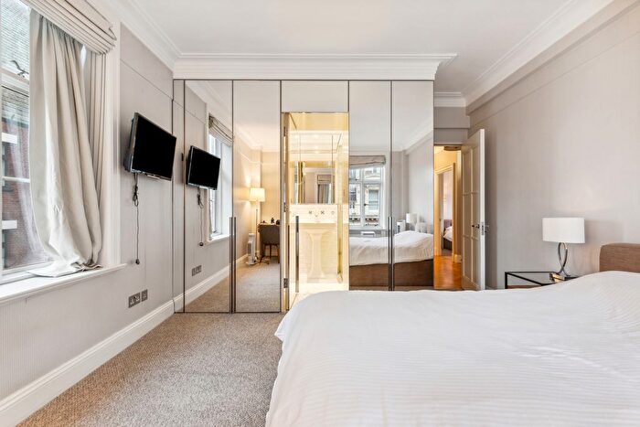 2 Bedroom Flat For Sale In Chesterfield House, Chesterfield Gardens, W1J