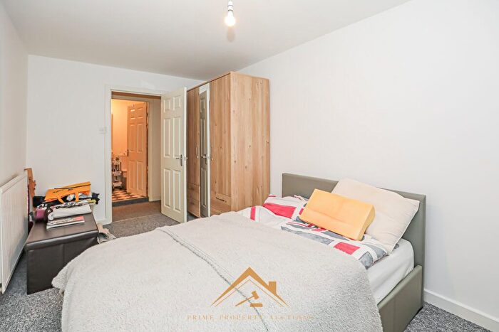 2 Bedroom Flat For Sale In Glenbervie Road, Grangemouth, FK3