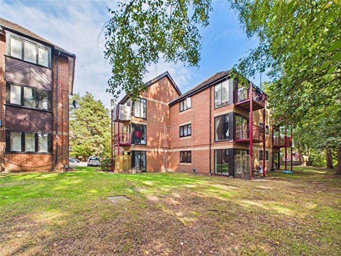 1 Bedroom Flat To Rent In Wayland Close, Bracknell, Berks, RG12