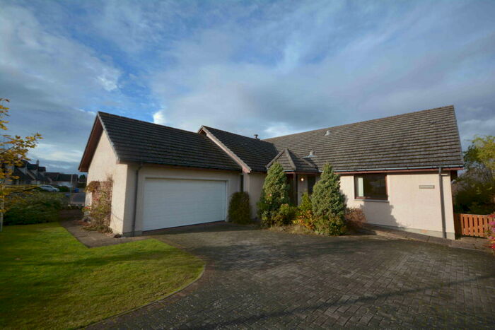 5 Bedroom Detached Bungalow To Rent In Woodside Gardens, Westhill, Inverness, IV2