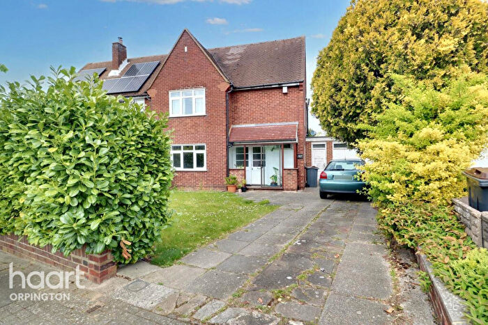 3 Bedroom Semi-Detached House For Sale In Charterhouse Road, Orpington, BR6