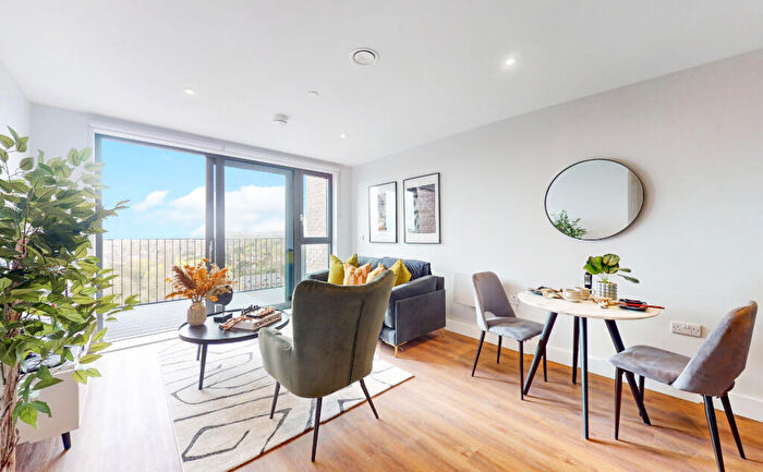 1 Bedroom Apartment To Rent In Carter House, SL6