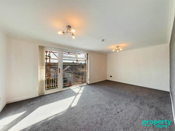 2 Bedroom Flat To Rent In Semphill Gardens, East Kilbride, South Lanarkshire, G74