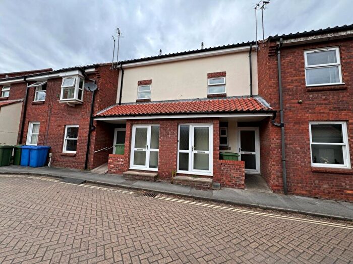 1 Bedroom Flat To Rent In Grovehill, Hessle, East Yorkshire, HU13