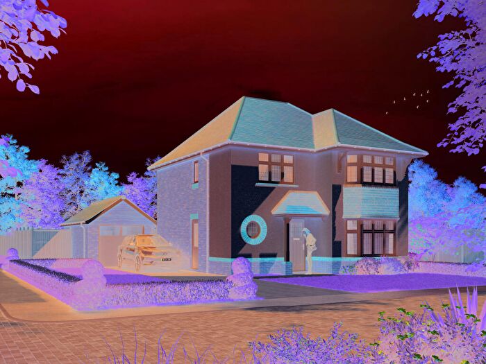 3 Bedroom Detached House For Sale In Bartons Road, Havant, PO9