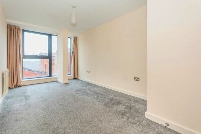 2 Bedroom Flat To Rent In Avoca Court, Cheapside, B12