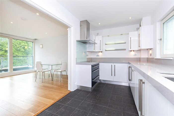 1 Bedroom Apartment To Rent In Gabriel House, Islington Green, Angel, London, N1
