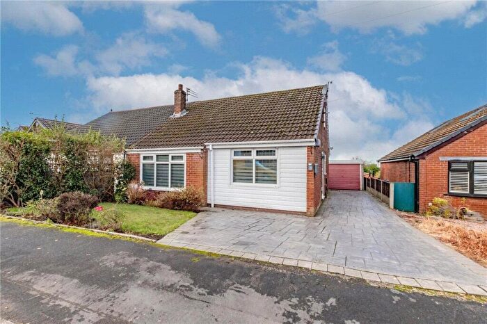 4 Bedroom Semi Detached House For Sale In Thames Road, Milnrow, Rochdale, Greater Manchester, OL16