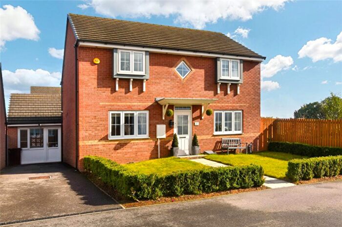 4 Bedroom Detached House For Sale In Stopes Court, Morley, Leeds, West Yorkshire, LS27