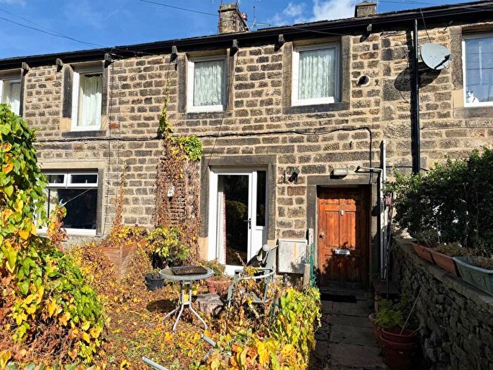 1 Bedroom Apartment For Sale In Main Road, Eastburn, BD20