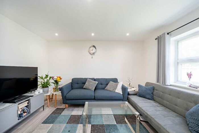 1 Bedroom Flat For Sale In Palmerston Road, West Hampstead, NW6