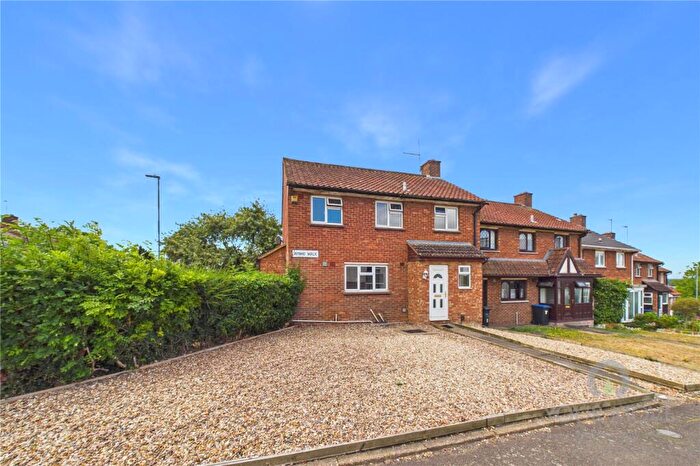 3 Bedroom End Of Terrace House To Rent In Aynho Walk, Northampton, NN2