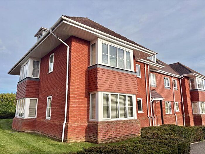 2 Bedroom Flat For Sale In Carters Avenue, Hamworthy, BH15