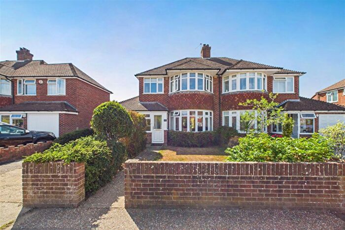 4 Bedroom Semi-Detached House For Sale In Willowbed Avenue, Chichester, PO19