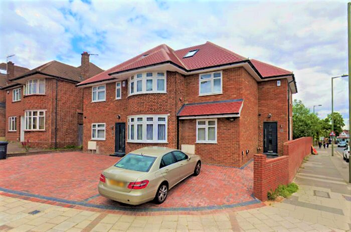 5 Bedroom Detached House To Rent In Queens Way, London, NW4