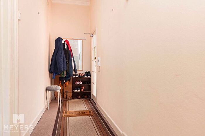 2 Bedroom Flat For Sale In Cavendish Road, Bournemouth, BH1