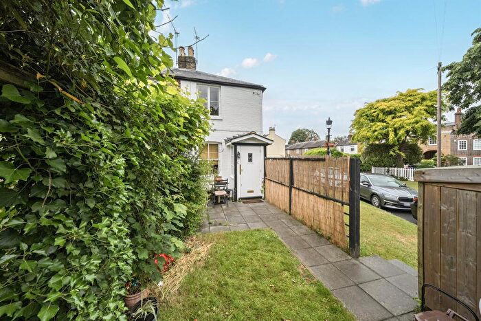 2 Bedroom End Of Terrace House For Sale In Gentlemans Row, Enfield, EN2