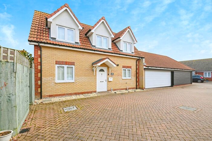 2 Bedroom Semi Detached House For Sale In Rose Gardens, Harwich, CO12