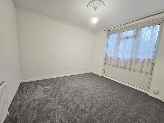 3 Bedroom House To Rent In Carpenters Road, Stratford, E15