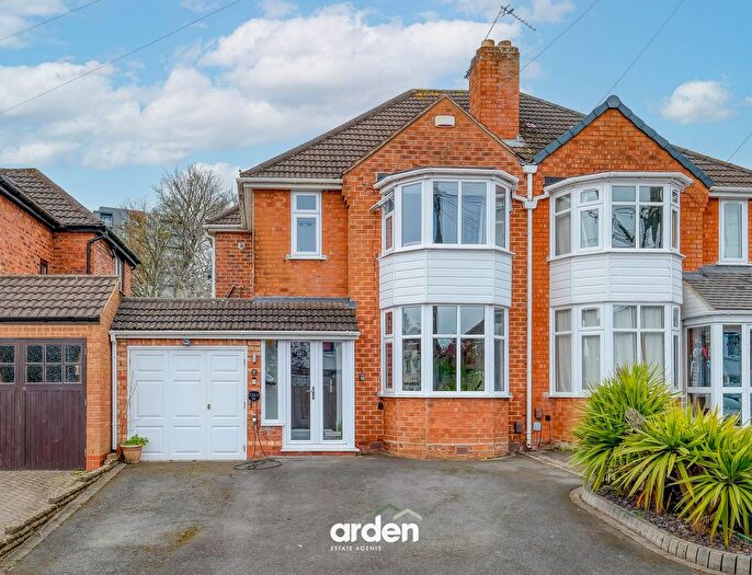 3 Bedroom Semi Detached House For Sale In Arnold Road, Shirley, B90